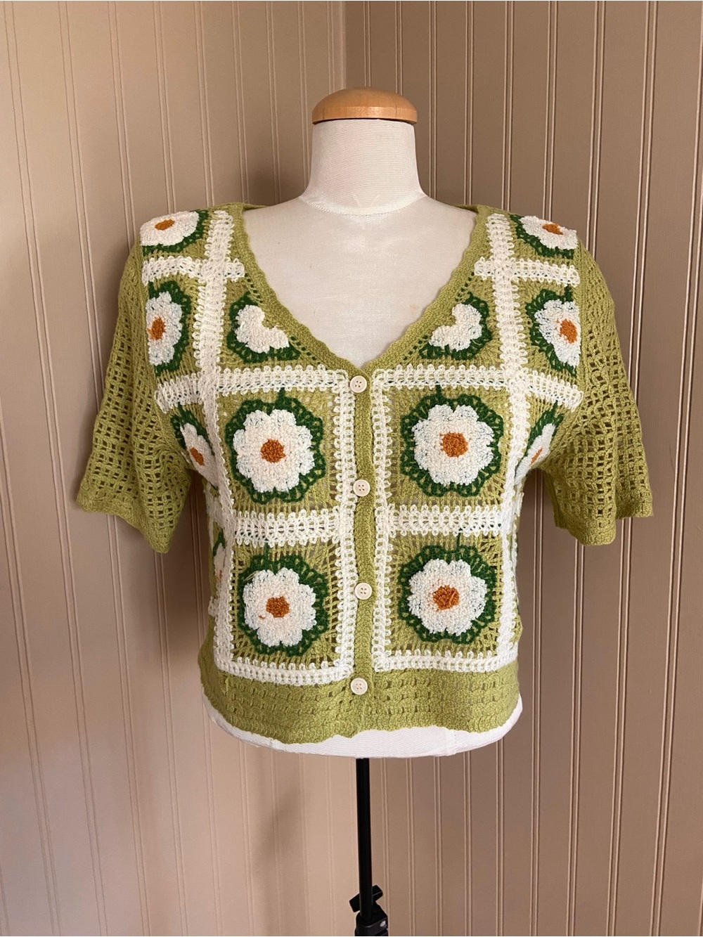 Pink Robin NY Knot Crochet Granny Square Short Sleeve Cropped Cardigan Size L